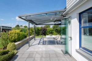 Read more about the article Was kostet ein Terrassendach? Kosten schätzen lassen.